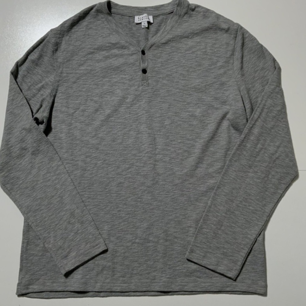 Like-New Barneys New York Men’s Gray Henley | Size Extra Large